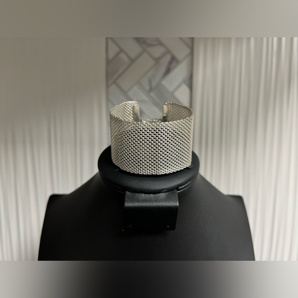 Mesh Silver Tone Metal Bracelet - Picture 1 of 5